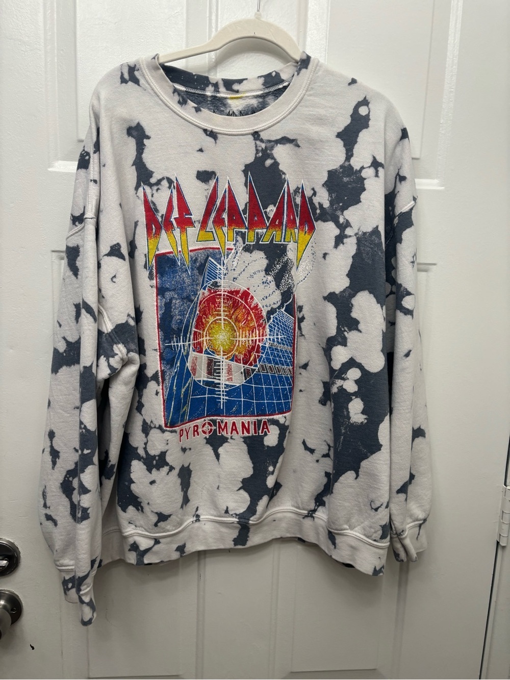 Def Leppard Pyromania Tie-Dye Crewneck Sweater - White/Black